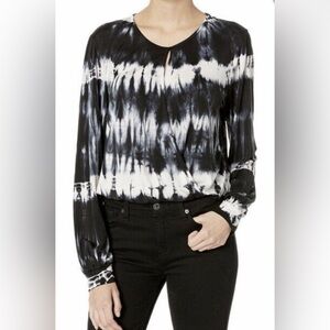 YFB black ink tie dye keyhole front fold over blouse M